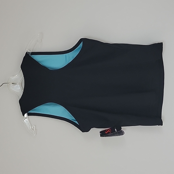Sportek Workout Top with built in sport bra - Picture 7 of 9